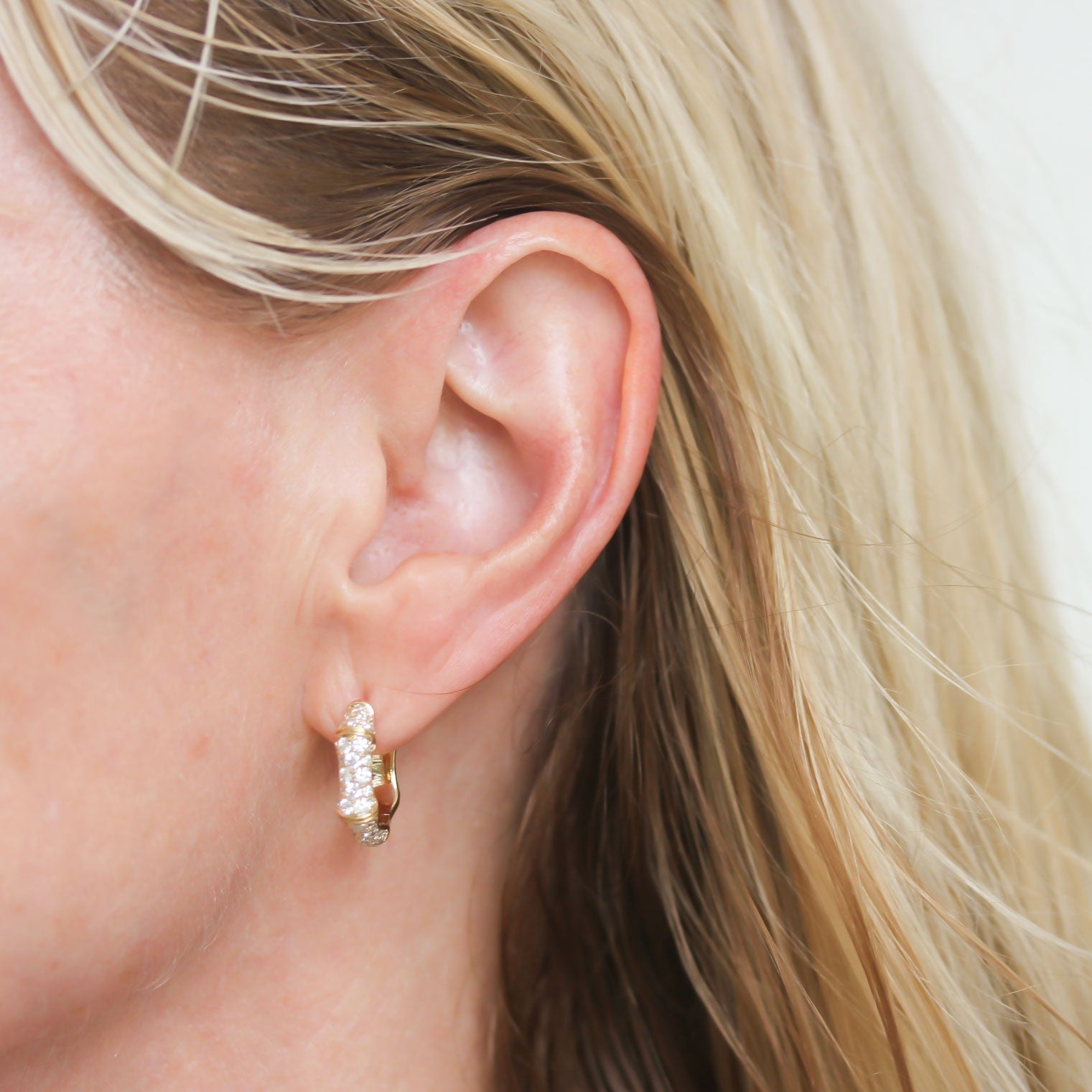 Kwiat Starry Zen Huggie Earrings with Diamonds - Be On Park