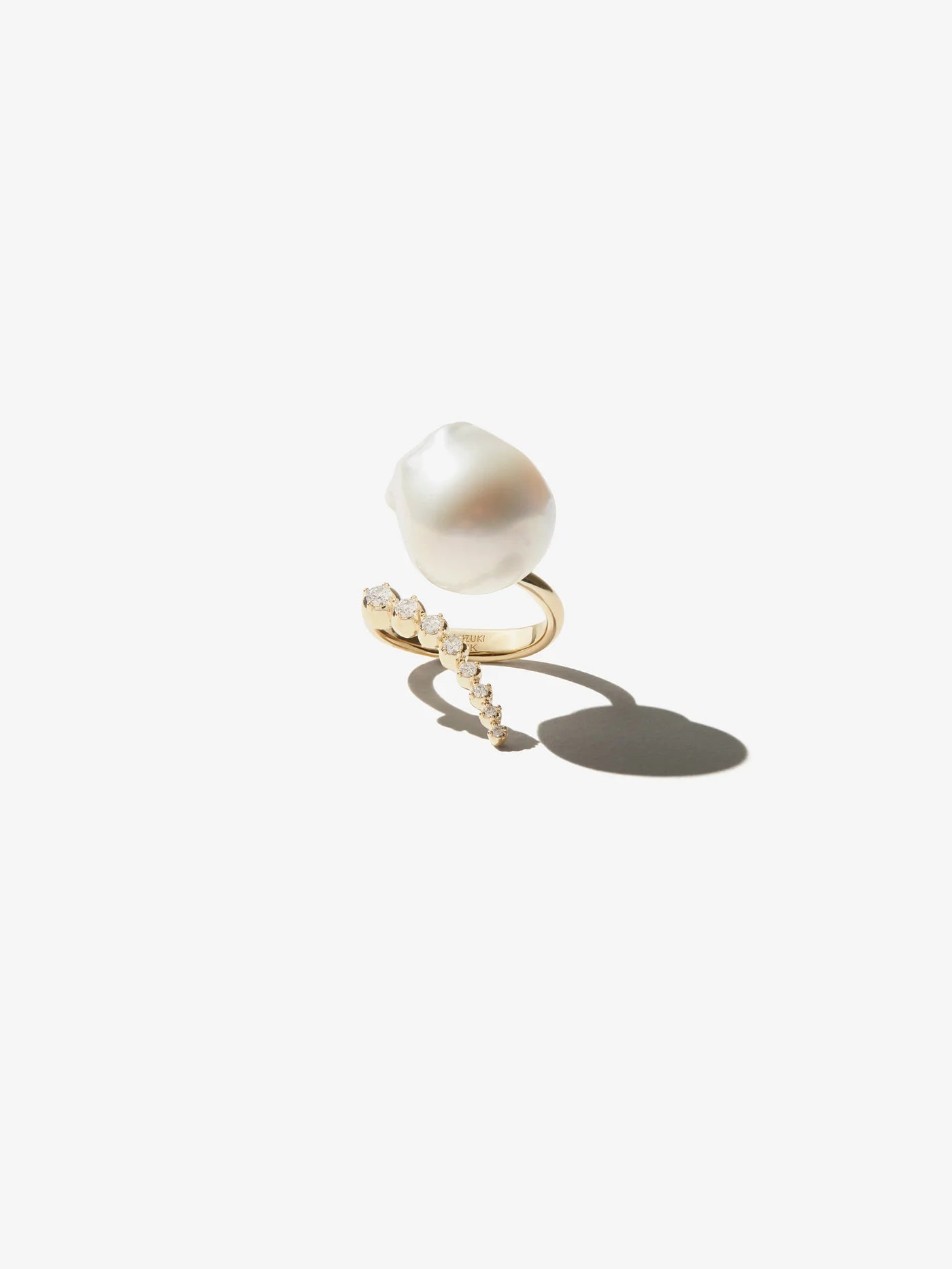 Mizuki Curved Freshwater Pearl Ring with Diamond - Be On Park