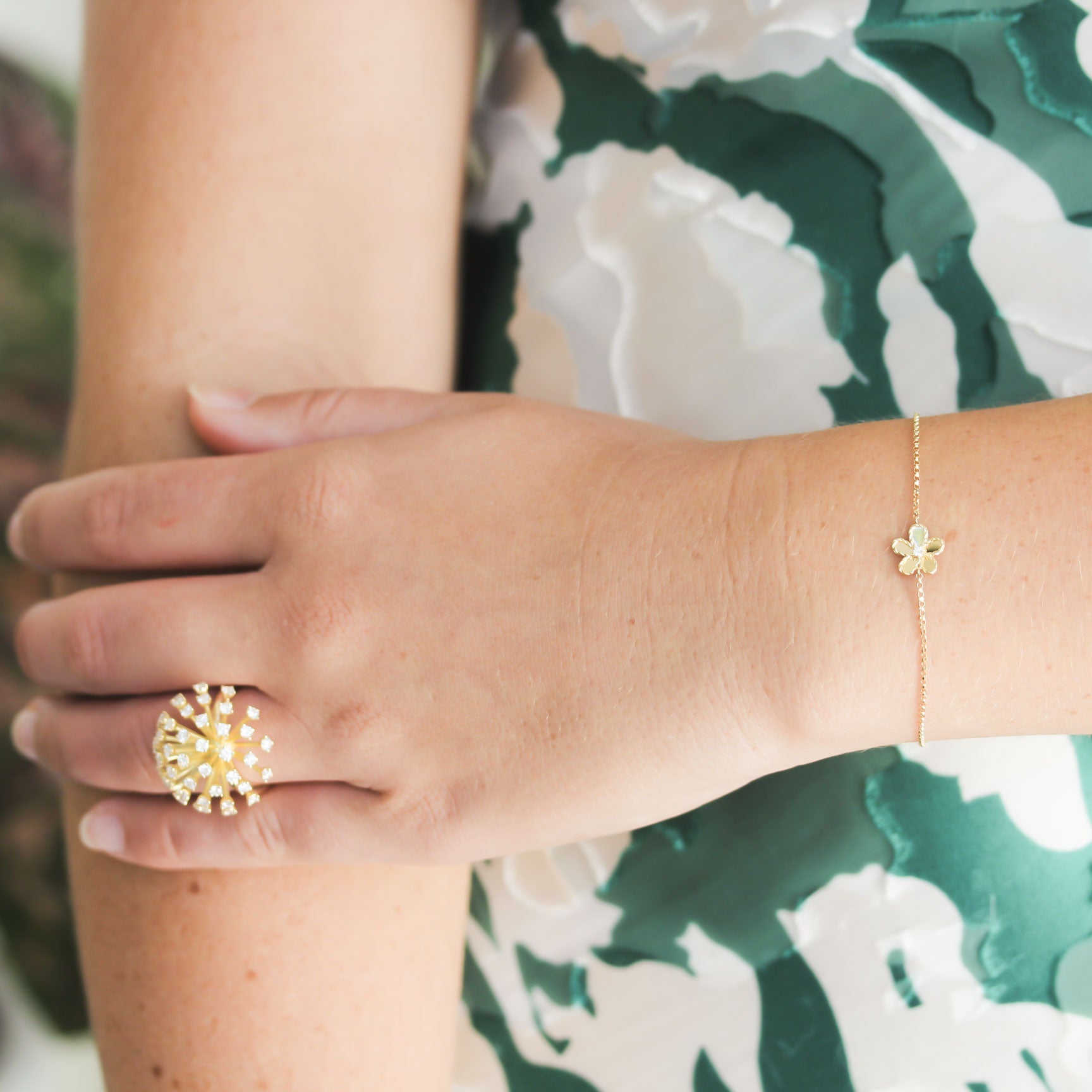 Roberto Coin Jasmine Flower Bracelet with Diamond - Be On Park