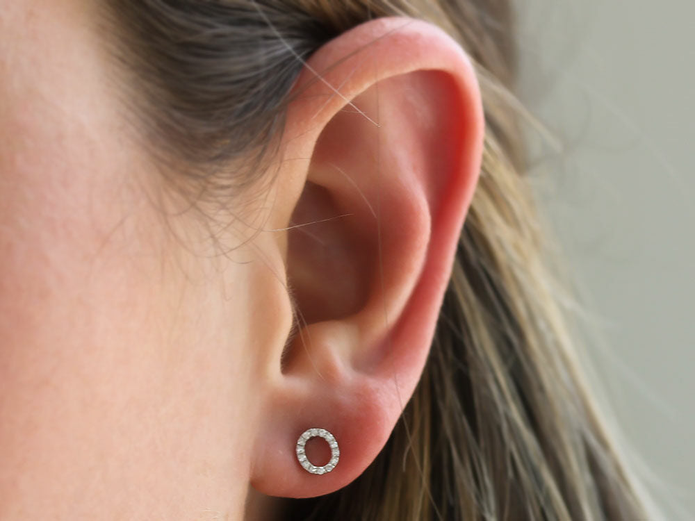 Shy Creation White Gold X&O Diamond Studs - Be On Park