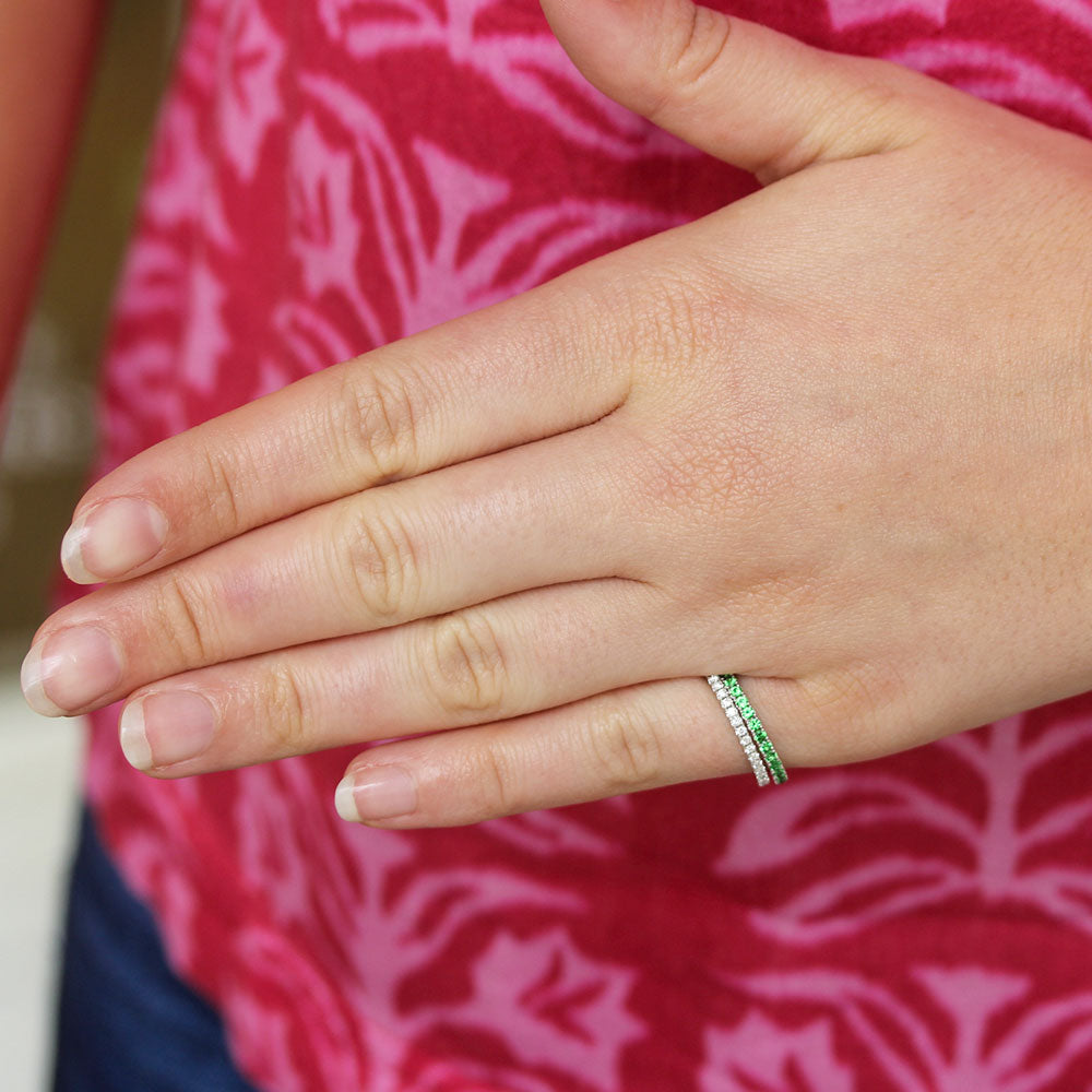 Kwiat Slim Ring with Tsavorites Size 6 - Be On Park