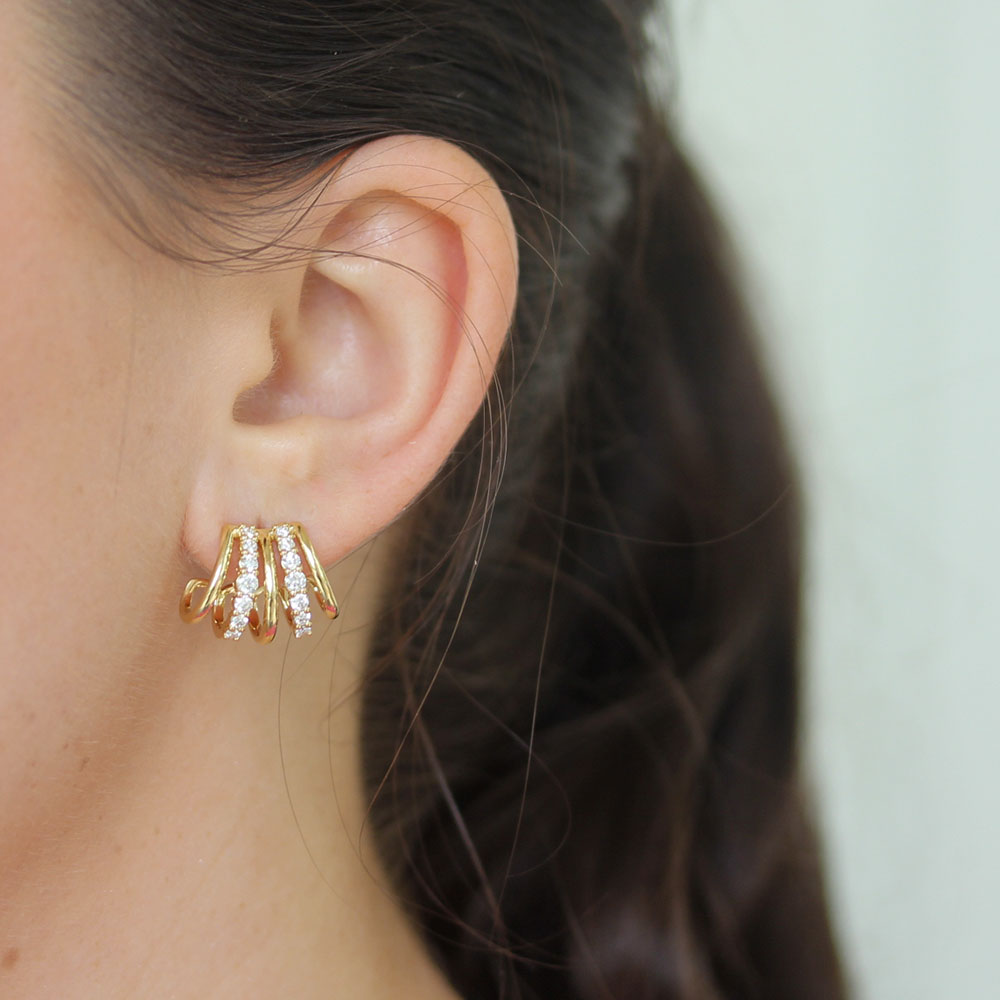 Kwiat Lyric Alternating Earrings with Diamond - Be On Park