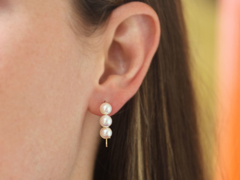 Mizuki Akoya pearl "safety pin" earrings - Be On Park