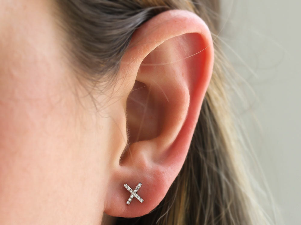 Shy Creation White Gold X&O Diamond Studs - Be On Park